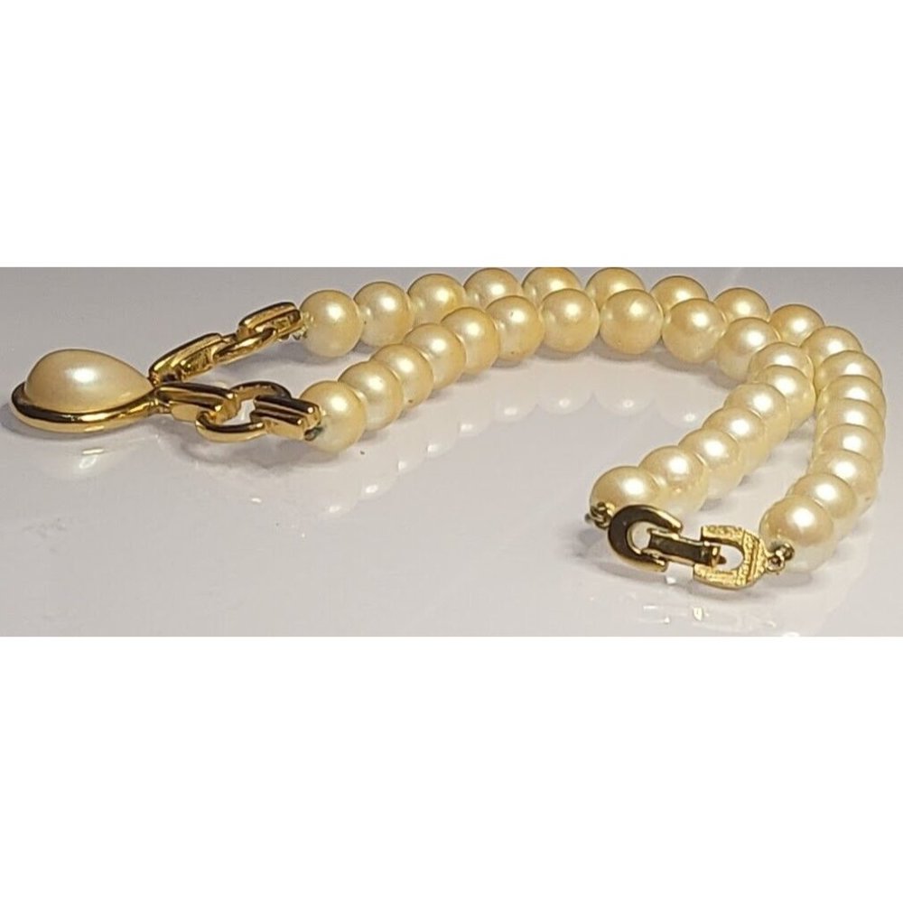 Vintage Richelieu Faux Pearl Necklace Gold Tone Black Enamel Tear Drop Signed